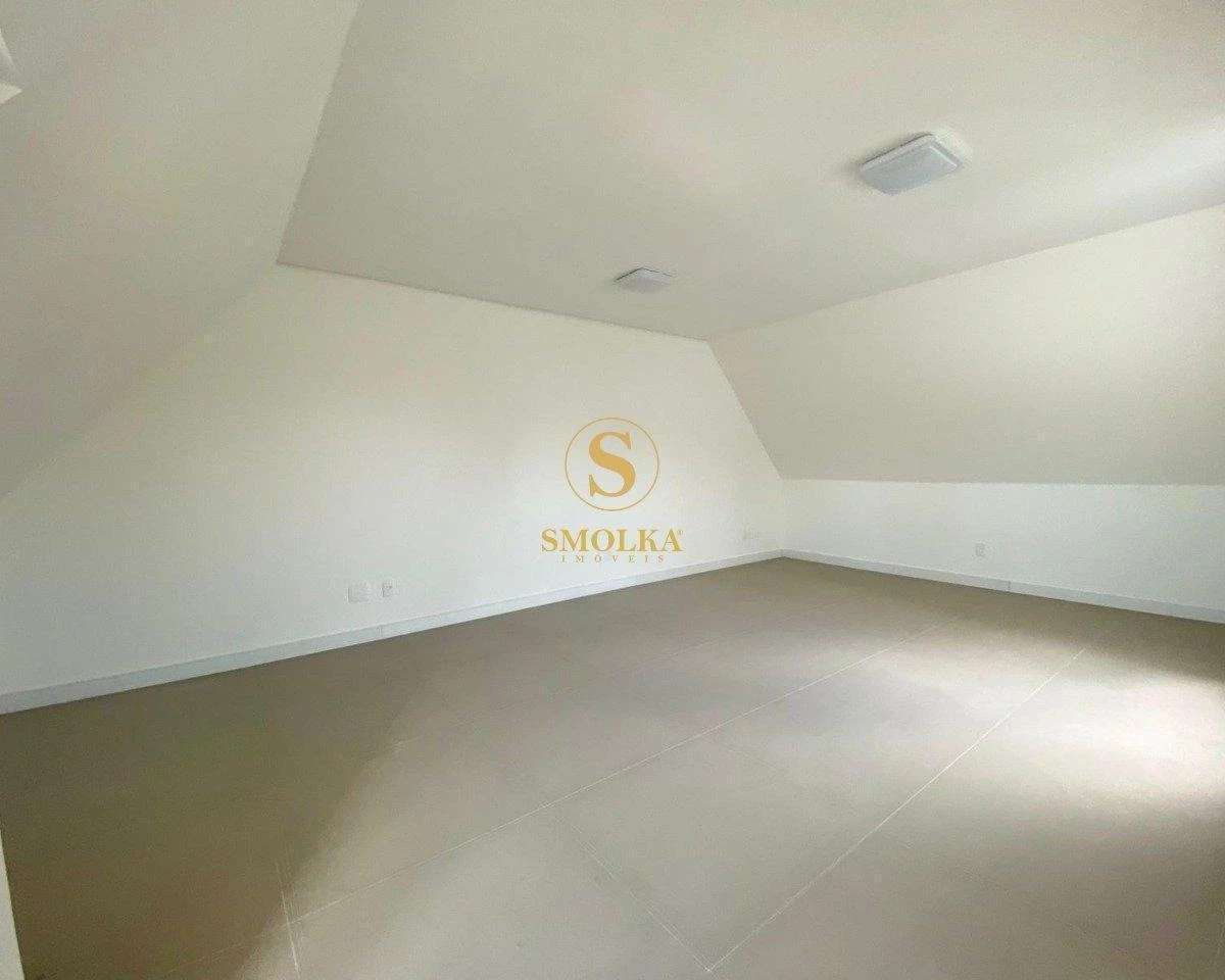 184 m² rental home with 4 en-suite bedrooms — photo 32