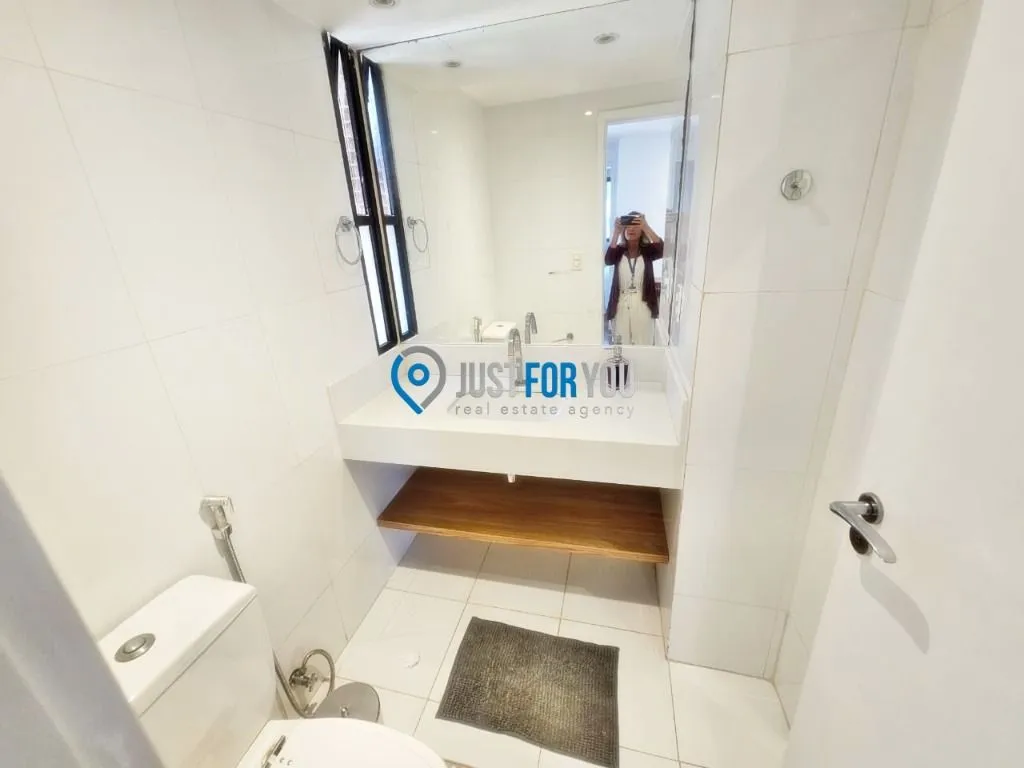 Furnished apartment with 4 bedrooms and 144 m² — photo 9
