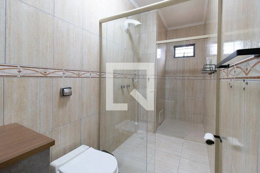3-bedroom house with a bathtub in Curitiba — photo 25