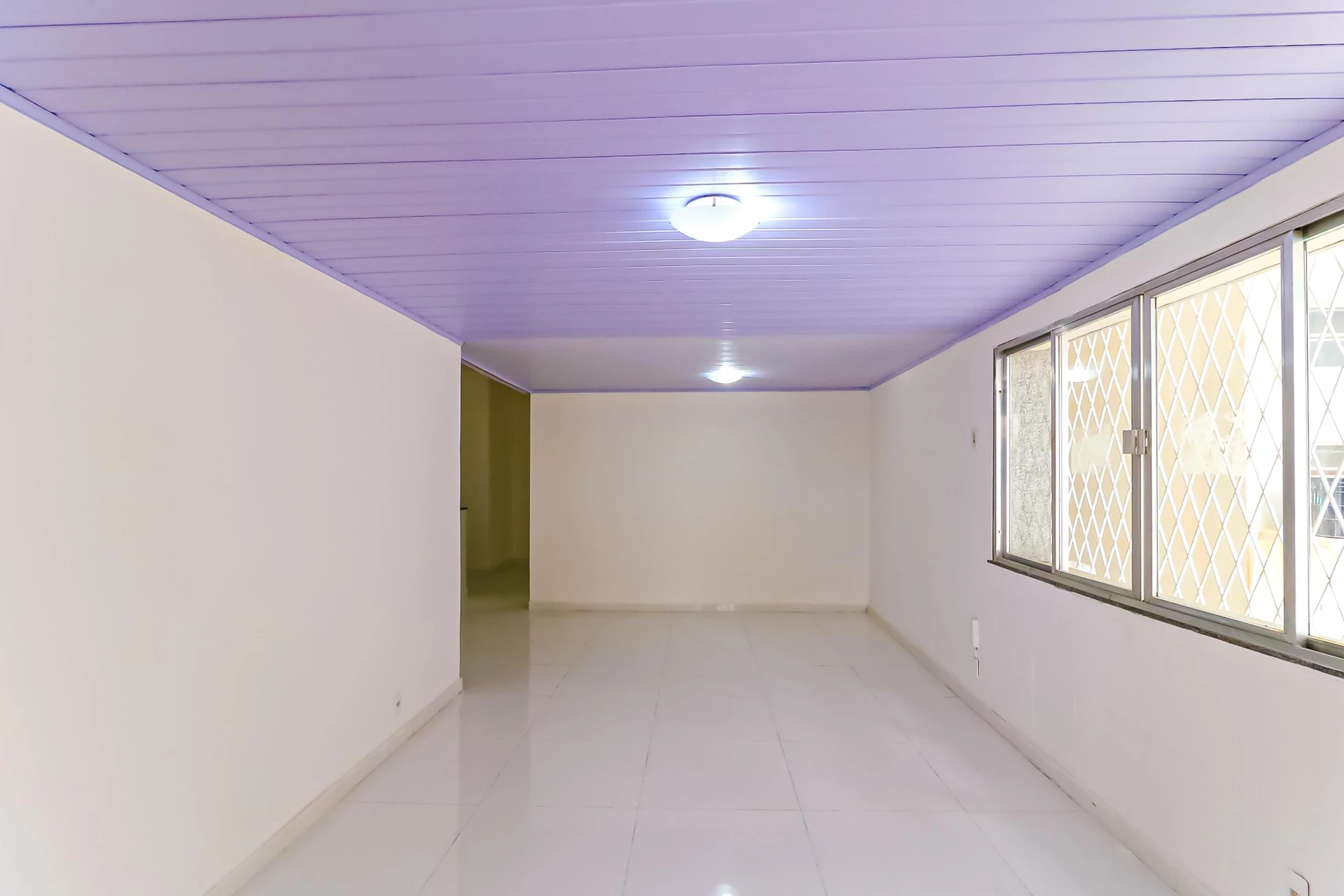 2-bedroom apartment with a gas stove