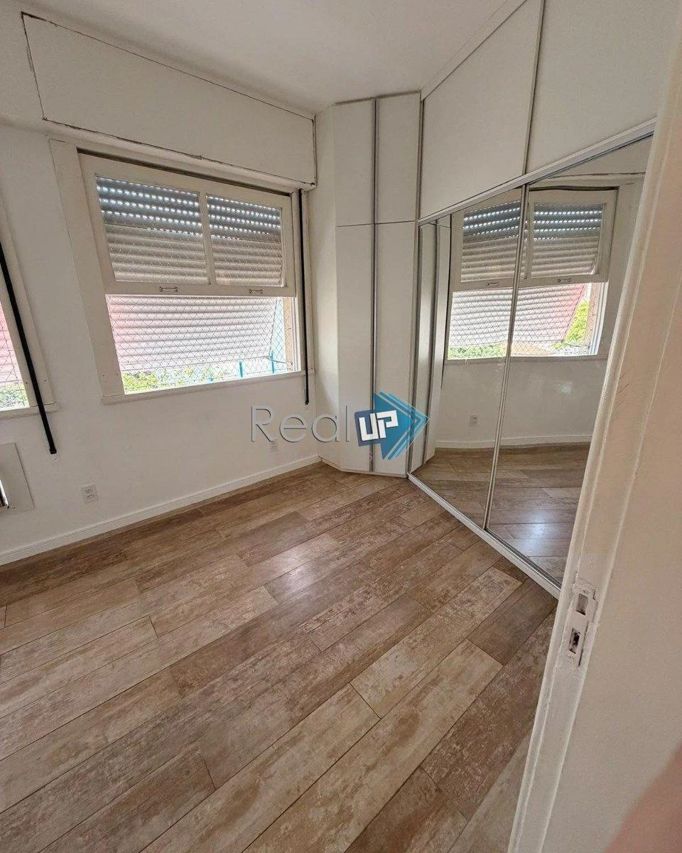 Apartment, 52 m², with floor-to-ceiling windows — photo 21