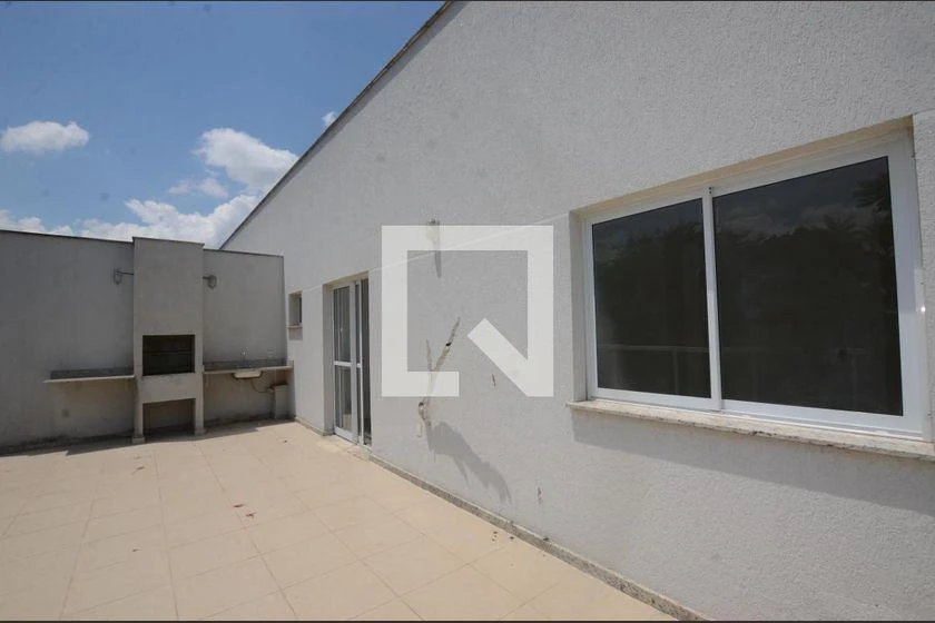4-bedroom apartment in a building with a gym — photo 40