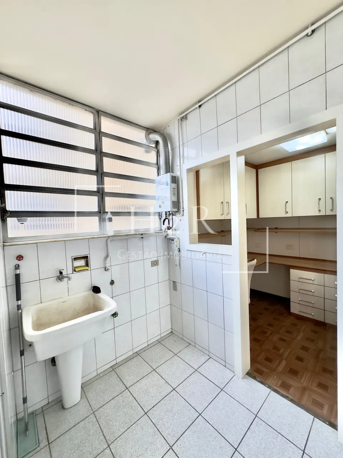 Apartment, 130 m², with a home office — photo 11