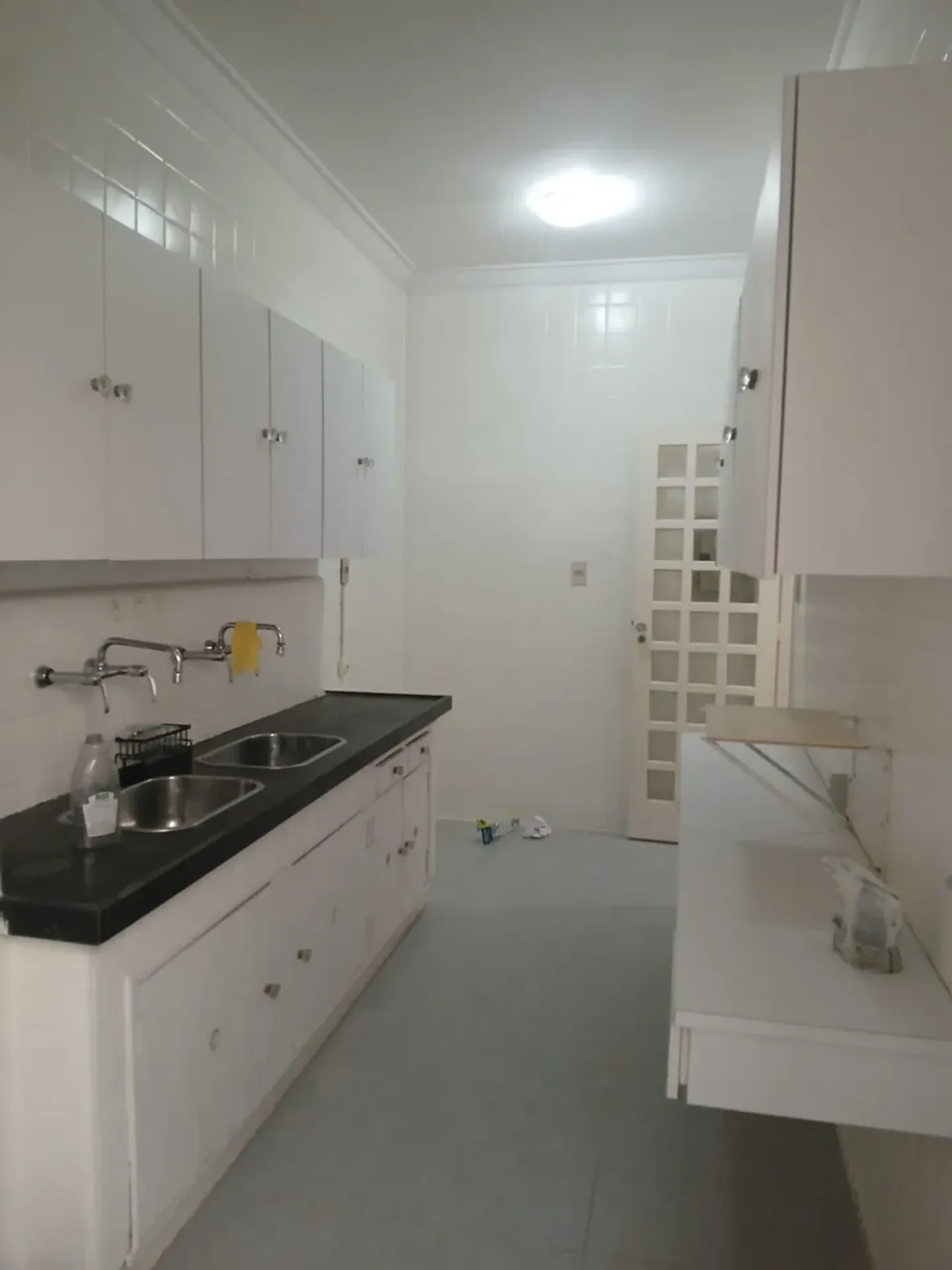 3-bedroom apartment with a mountain view in Rio de Janeiro — photo 8