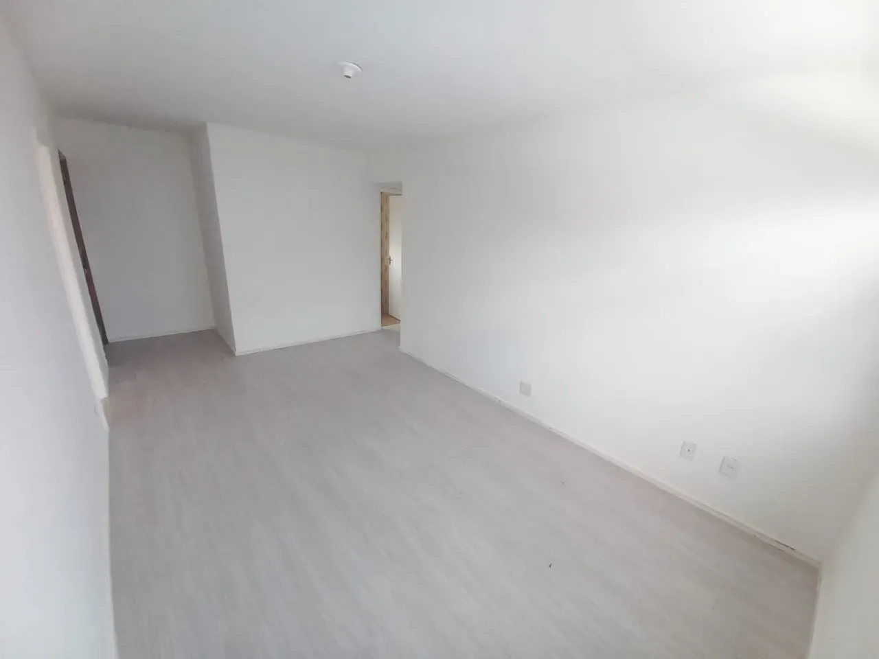 2-bedroom apartment with laundry area and 1 parking spot — photo 8