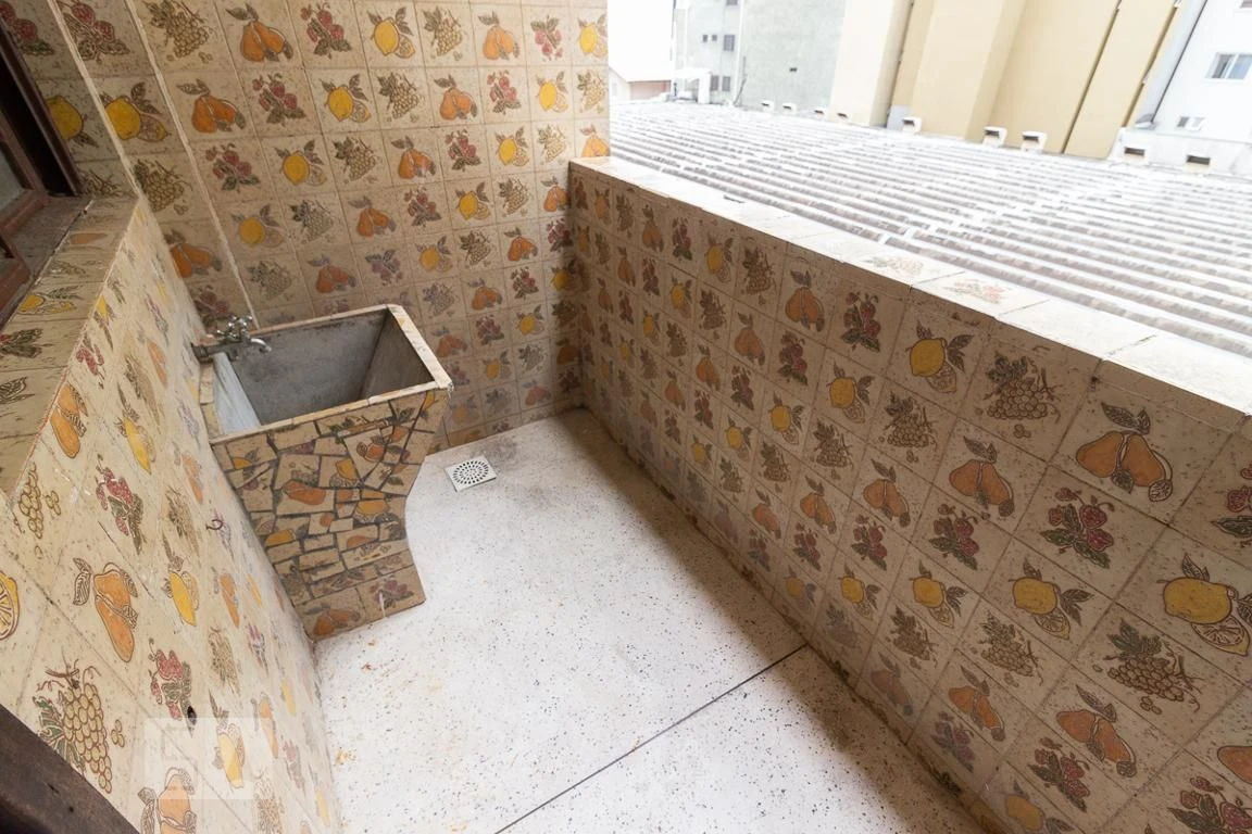 Квартира з 2 спальнями та дерев'яною підлогою або ламінатом — photo 3