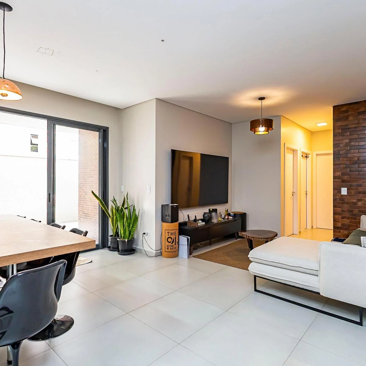 3-bedroom apartment with a grill on the balcony in Curitiba — photo 5