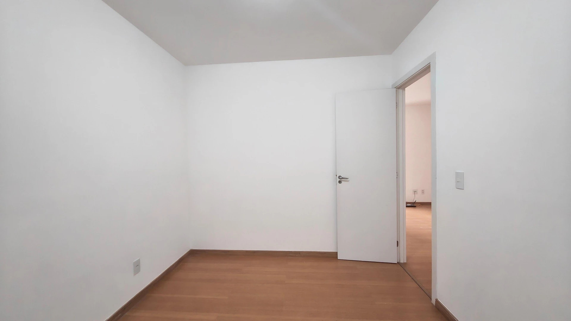 2-bedroom apartment in a building with a gym — photo 26