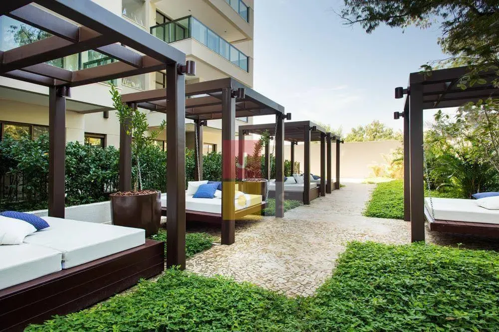 160 m² penthouse with 3 bedrooms and 2 en-suites — photo 28