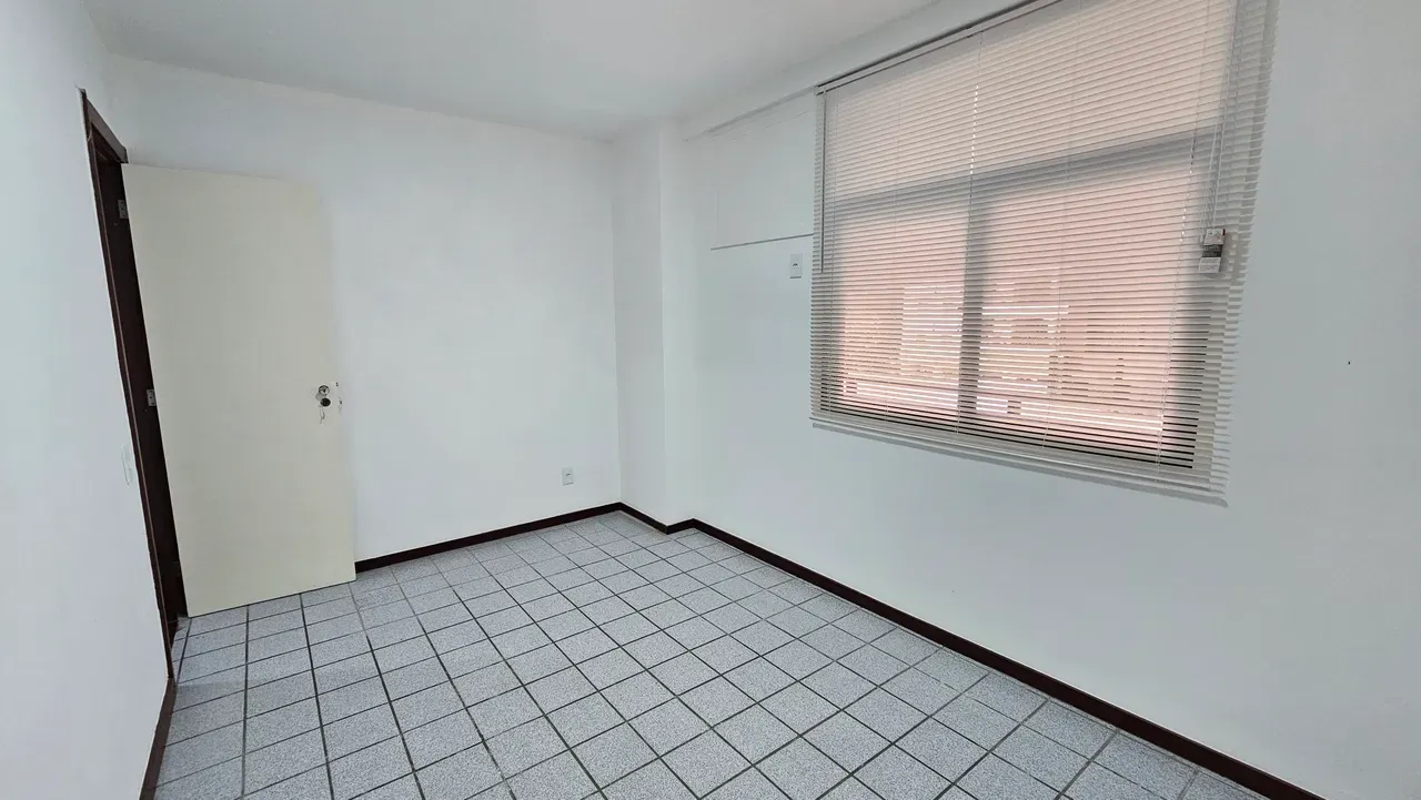 Apartment with 3 bedrooms and a balcony — photo 19