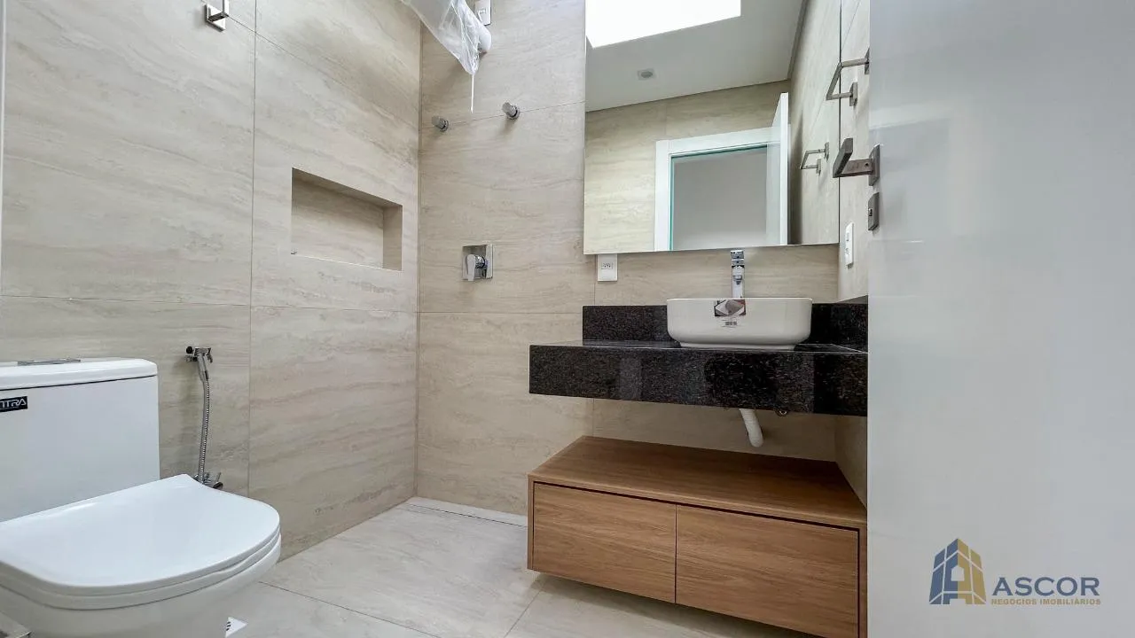 Garden in a 4-bedroom house, 250 m² — photo 19