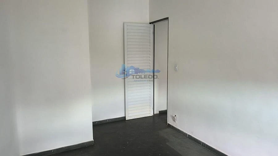 56 m² apartment with 2 bedrooms and a closed kitchen — photo 3