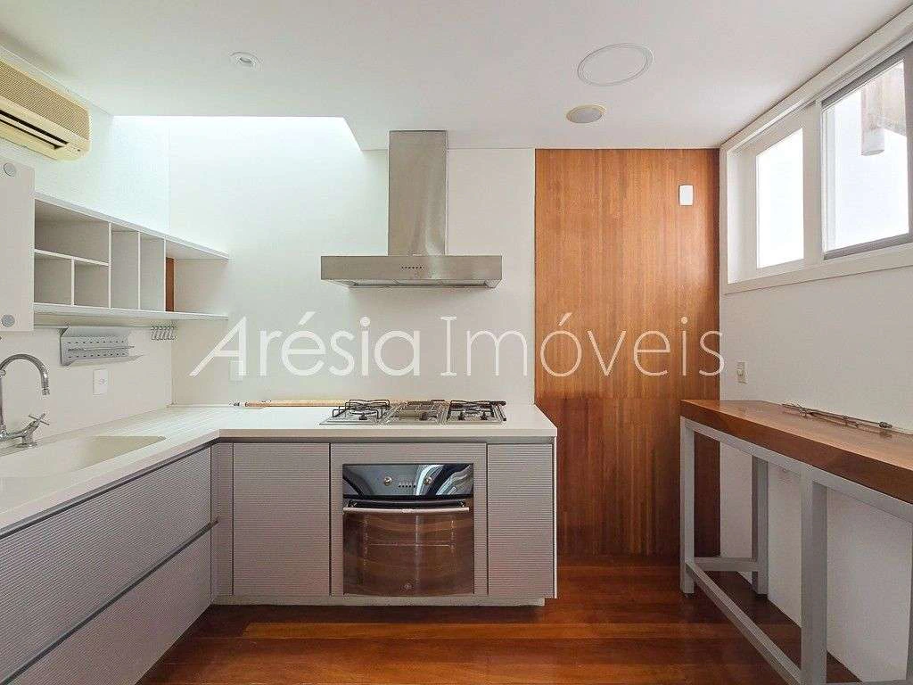 House with 3 en-suite bedrooms and 8 bathrooms 1100 m² — photo 18