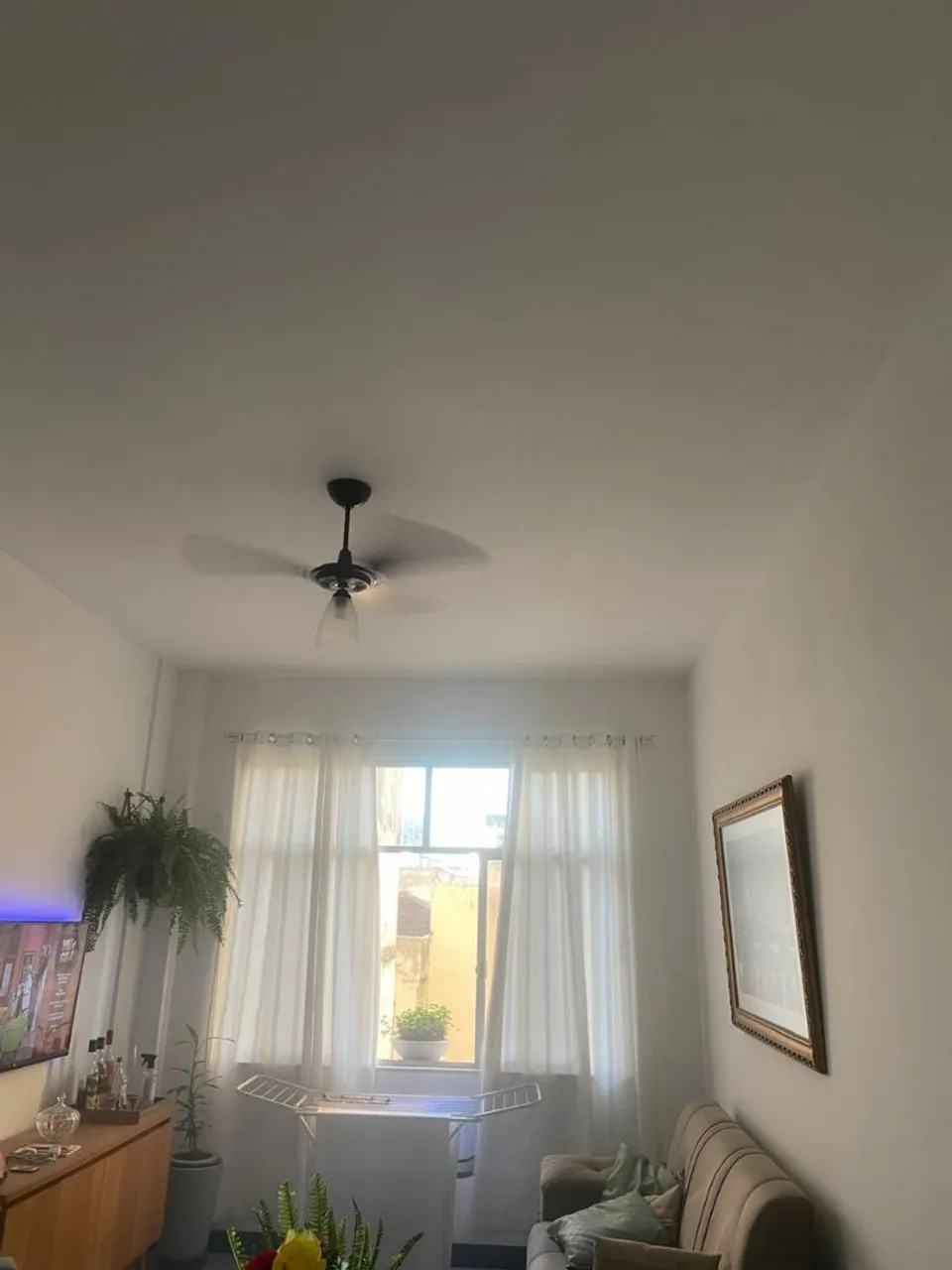 Apartamento de 1 dormitório com varanda
