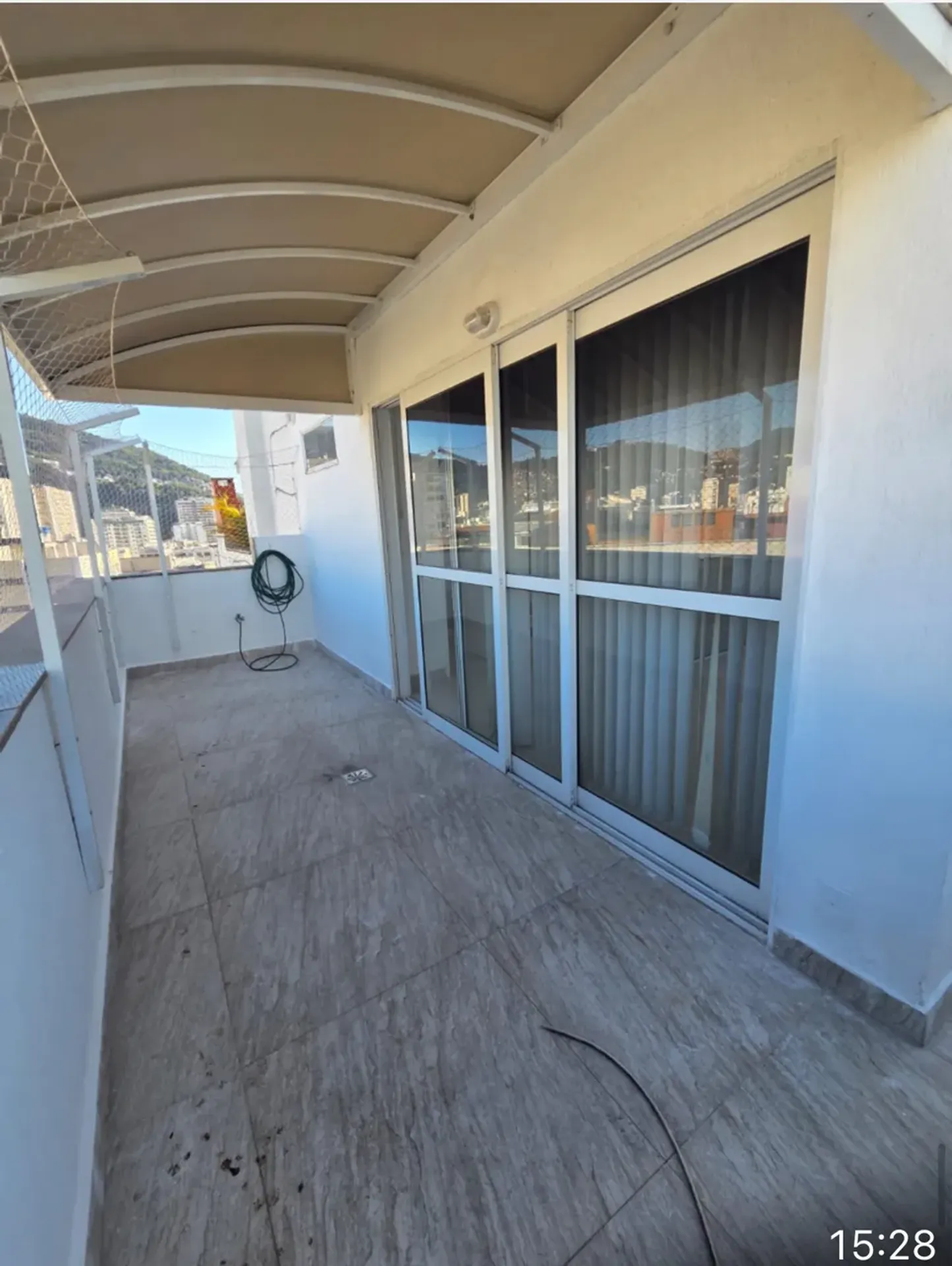 Unfurnished 3-bedroom apartment with terrace views — photo 30