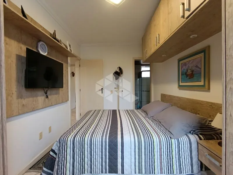 Balcony with a grill in a 3-bedroom apartment, 80 m² — photo 15