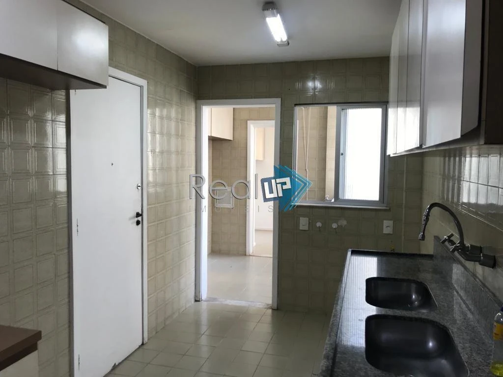 Квартира з 3 спальнями та дерев'яною підлогою або ламінатом — photo 29