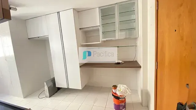 Apartment with a separate kitchen, 3 bedrooms and 3 baths — photo 36