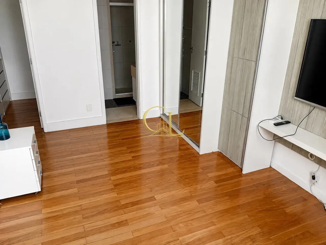 Apartamento mobiliado com 4 quartos e 4 banheiros — photo 8