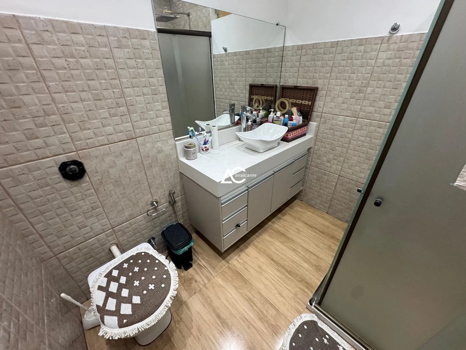 Washing machine in a 3-bedroom house, 360 m² — photo 63