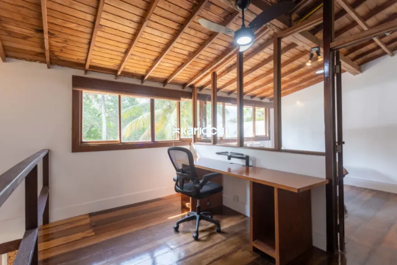 Furnished house with 5 bedrooms and a home office — photo 17