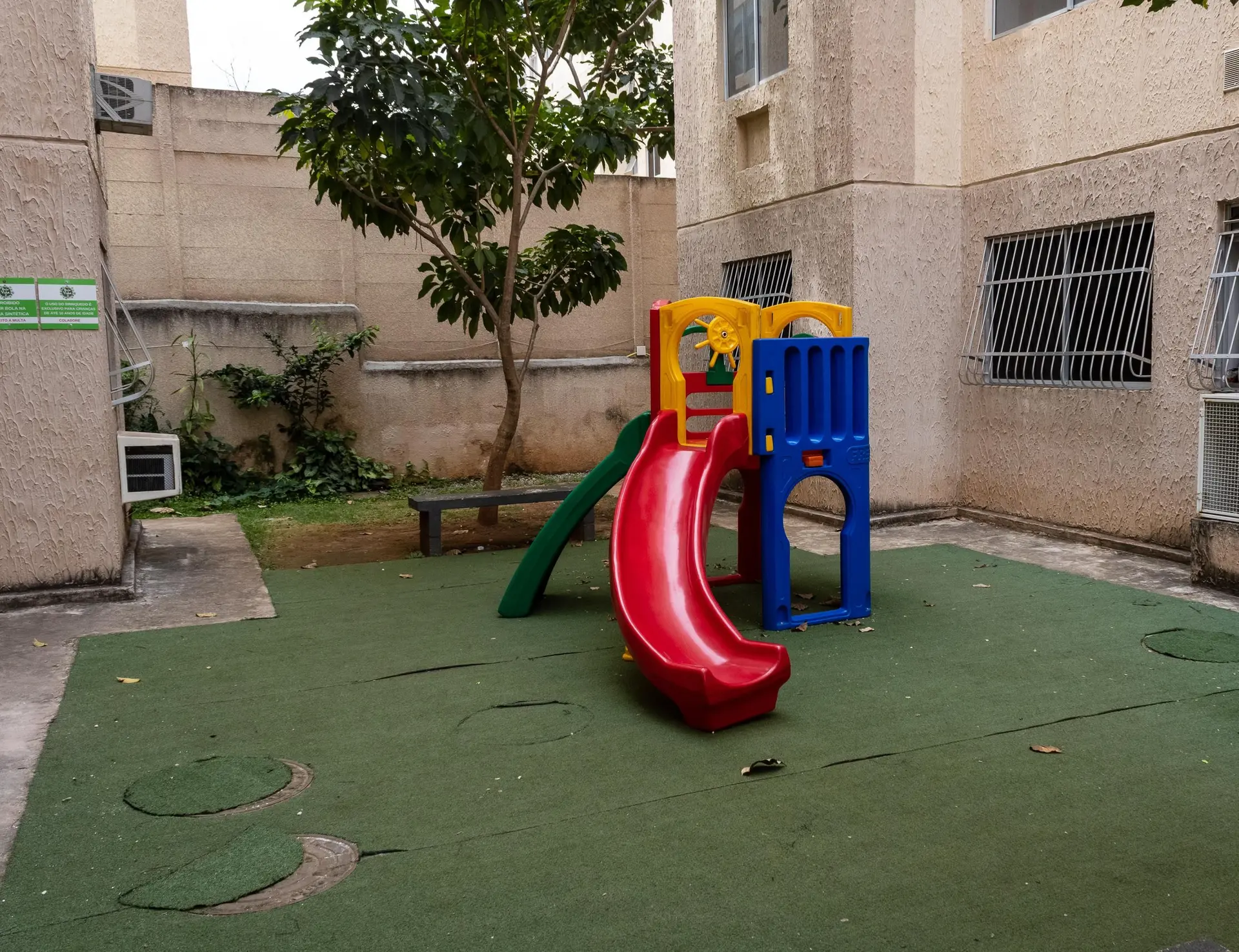 2-bedroom rental apartment with a balcony — photo 32