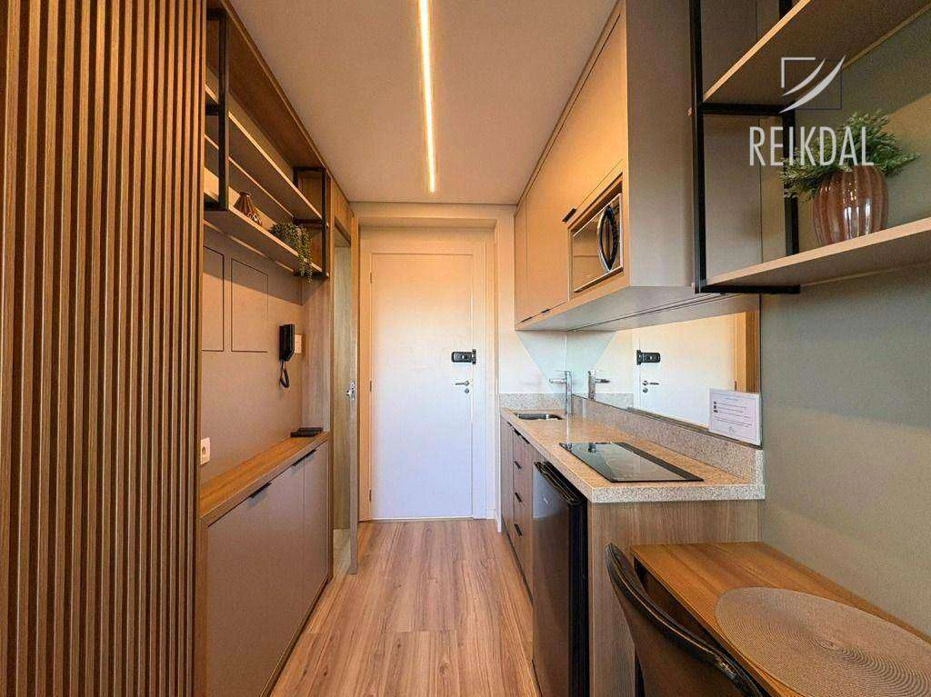 Furnished 27 m² studio with no parking and 1 private bath — photo 2