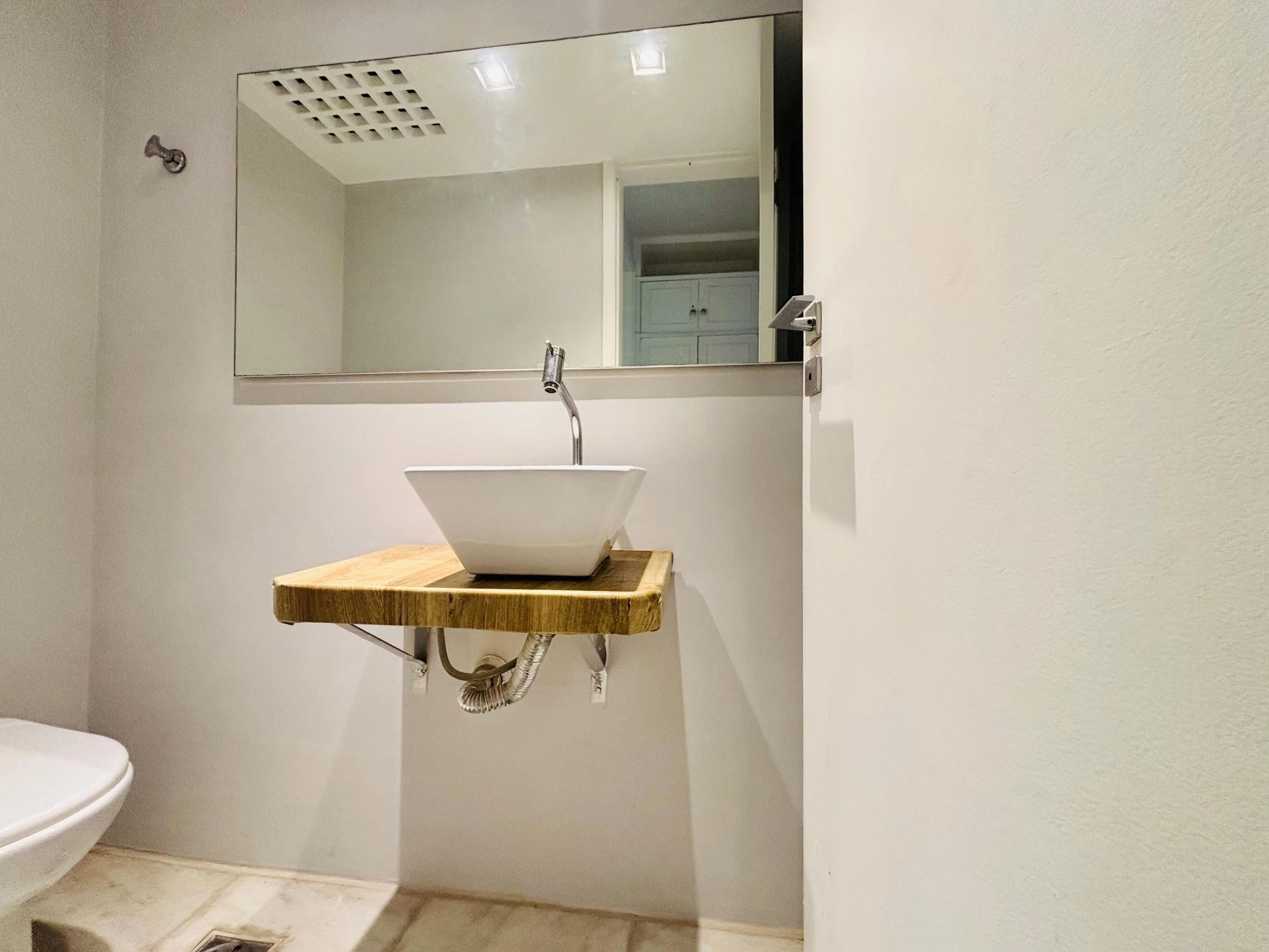 Mountain view in a 4-bedroom apartment, 220 m² — photo 17