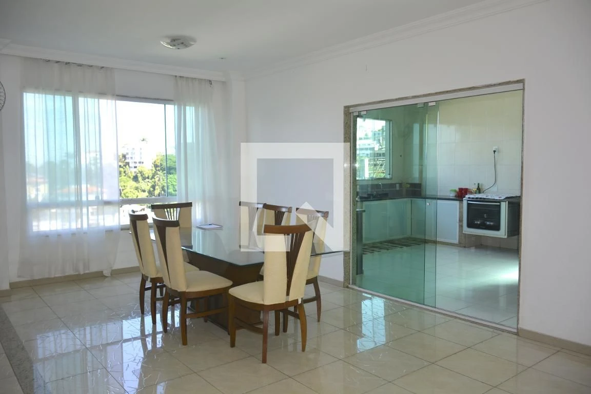 5-bedroom house with a garden — photo 15