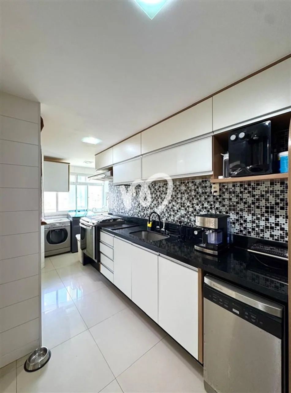 Furnished apartment with 4 bedrooms and 5 bathrooms — photo 15
