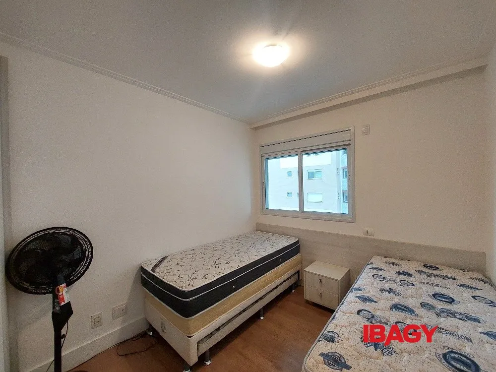 Furnished 2-suite apartment with enclosed balcony — photo 12