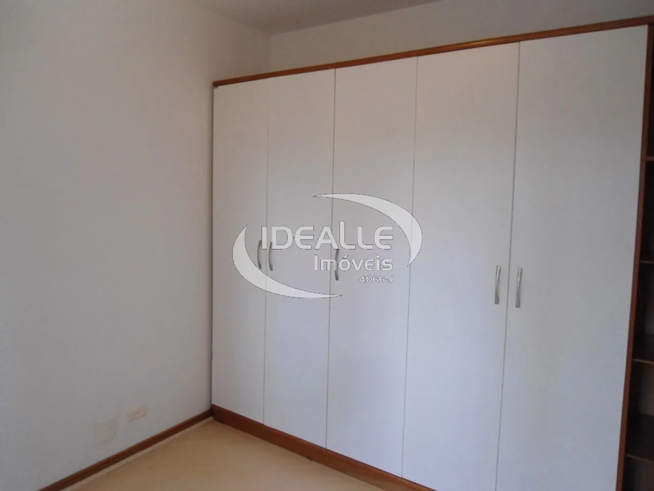 1-bedroom apartment with balcony and 58 m² — photo 12