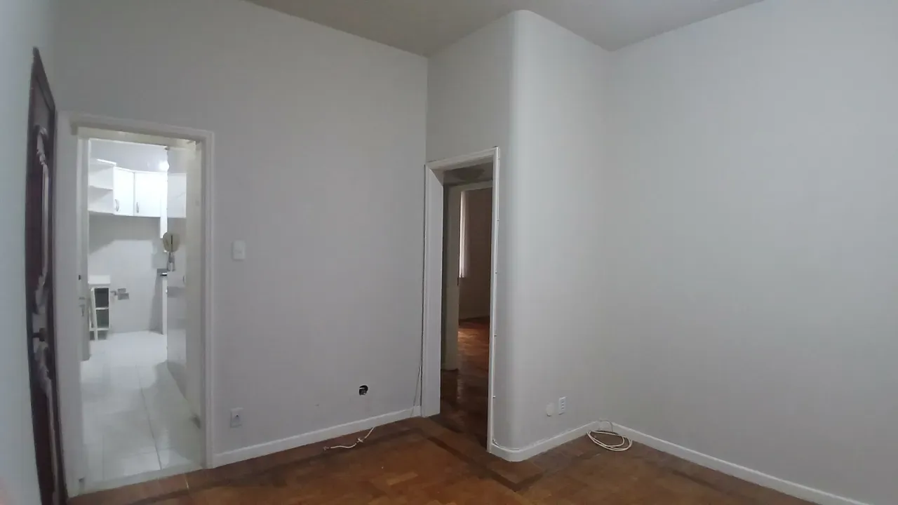 Apartment on the 1st floor with wood or laminate floors — photo 19
