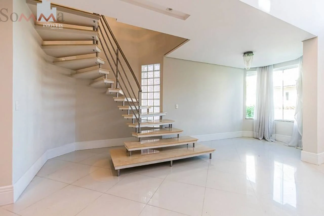 House, 323 m², with a private pool — photo 2