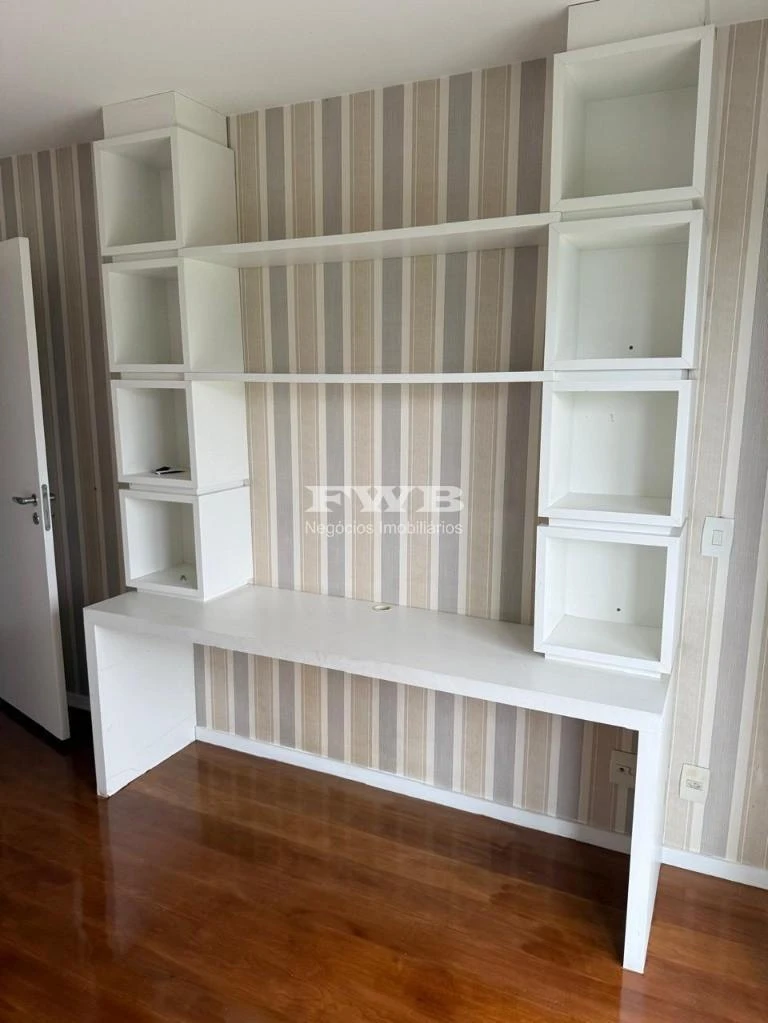 162 m² apartment with 4 bedrooms and 3 en-suites — photo 14