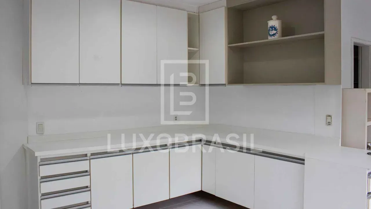 Casa com 5 quartos, 647 m² e churrasqueira na varanda — photo 3