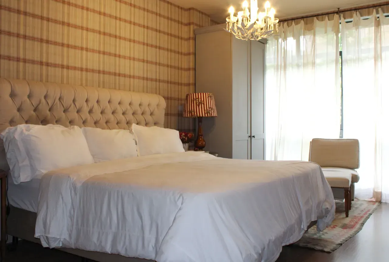 Furnished apartment with 5 bedrooms and a open-plan kitchen — photo 5