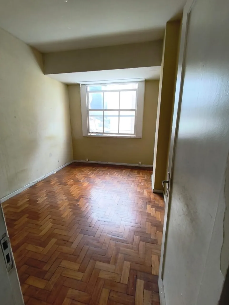 Apartment, 116 m², with wood or laminate floors — photo 5