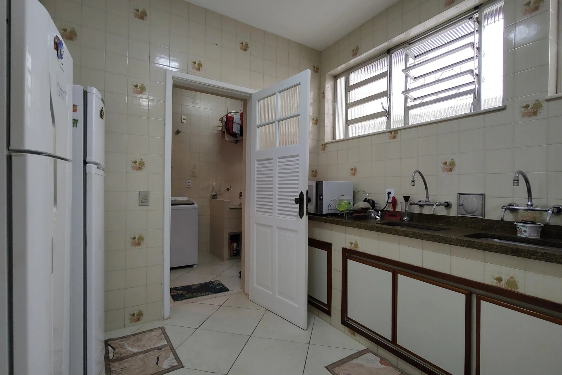 Jacuzzi y 3 dormitorios: casa de 742 m² — photo 21