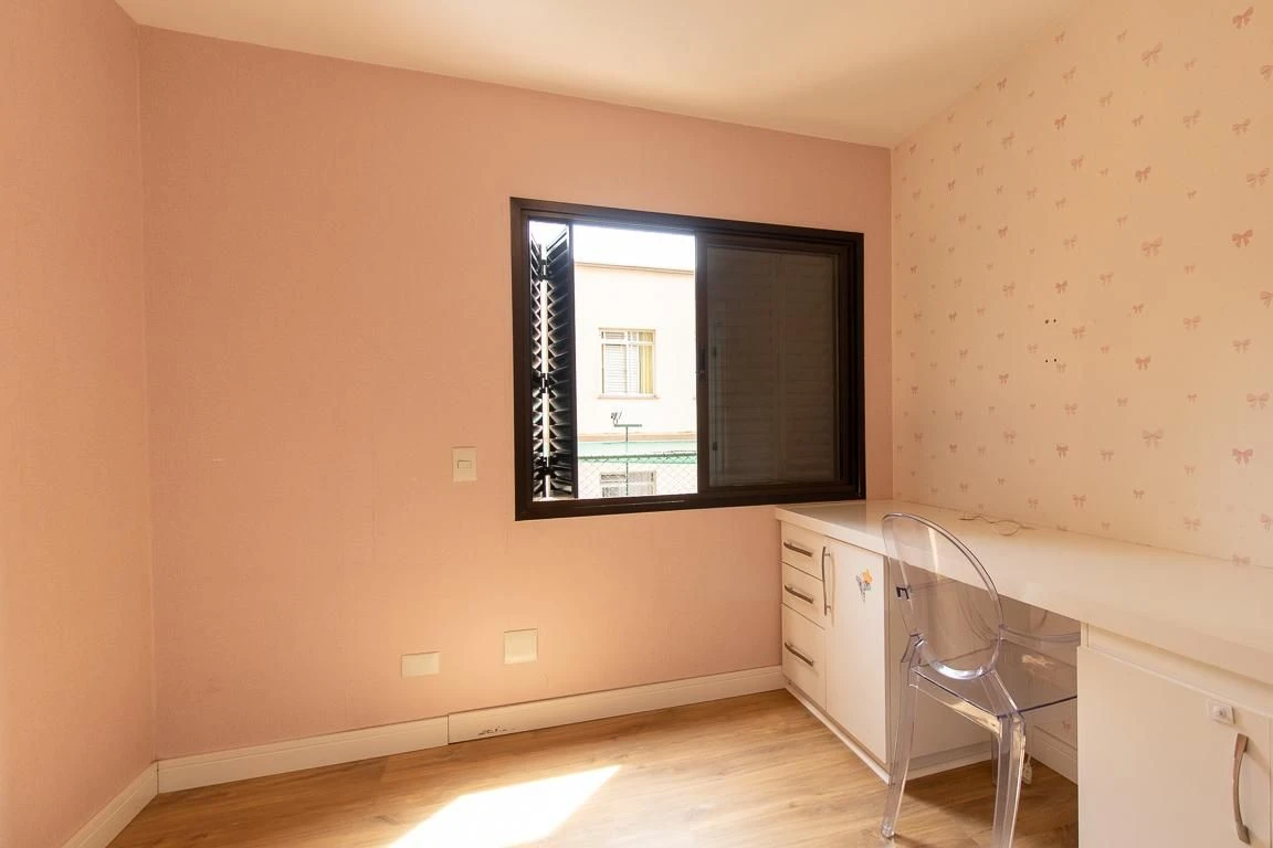 3-bedroom apartment with a bathtub in Curitiba — photo 67