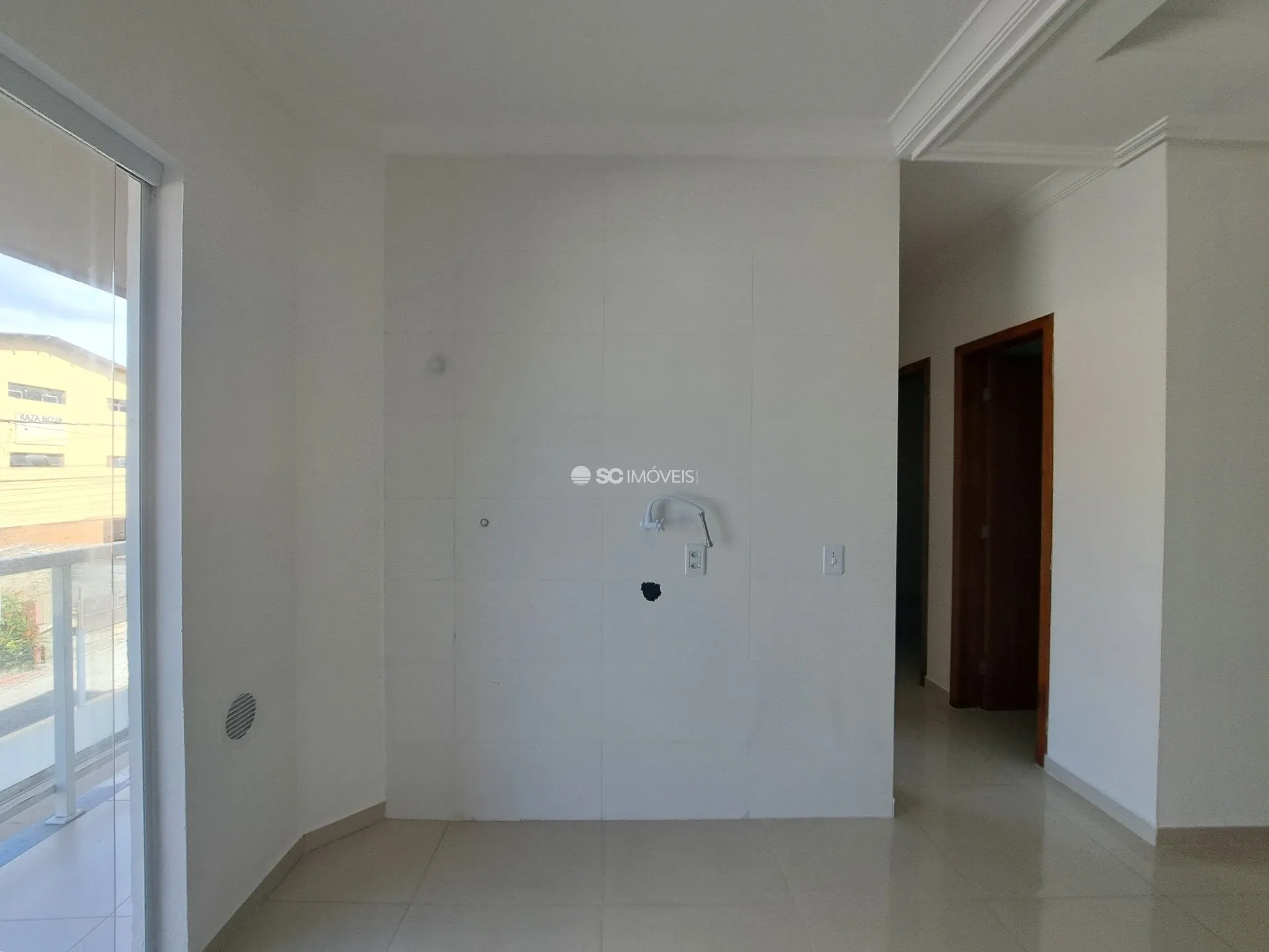 95 m² apartment with open-plan gas kitchen — photo 4