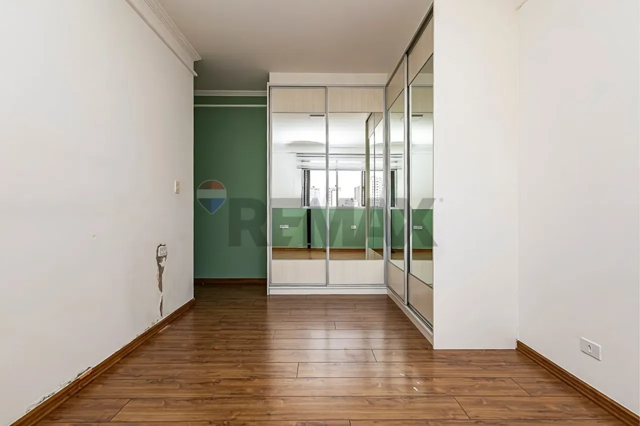 Home office in a 3-bedroom apartment, 181 m² — photo 40