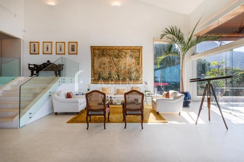 Furnished 1200 m² house with a balcony and 6 bedrooms — photo 20