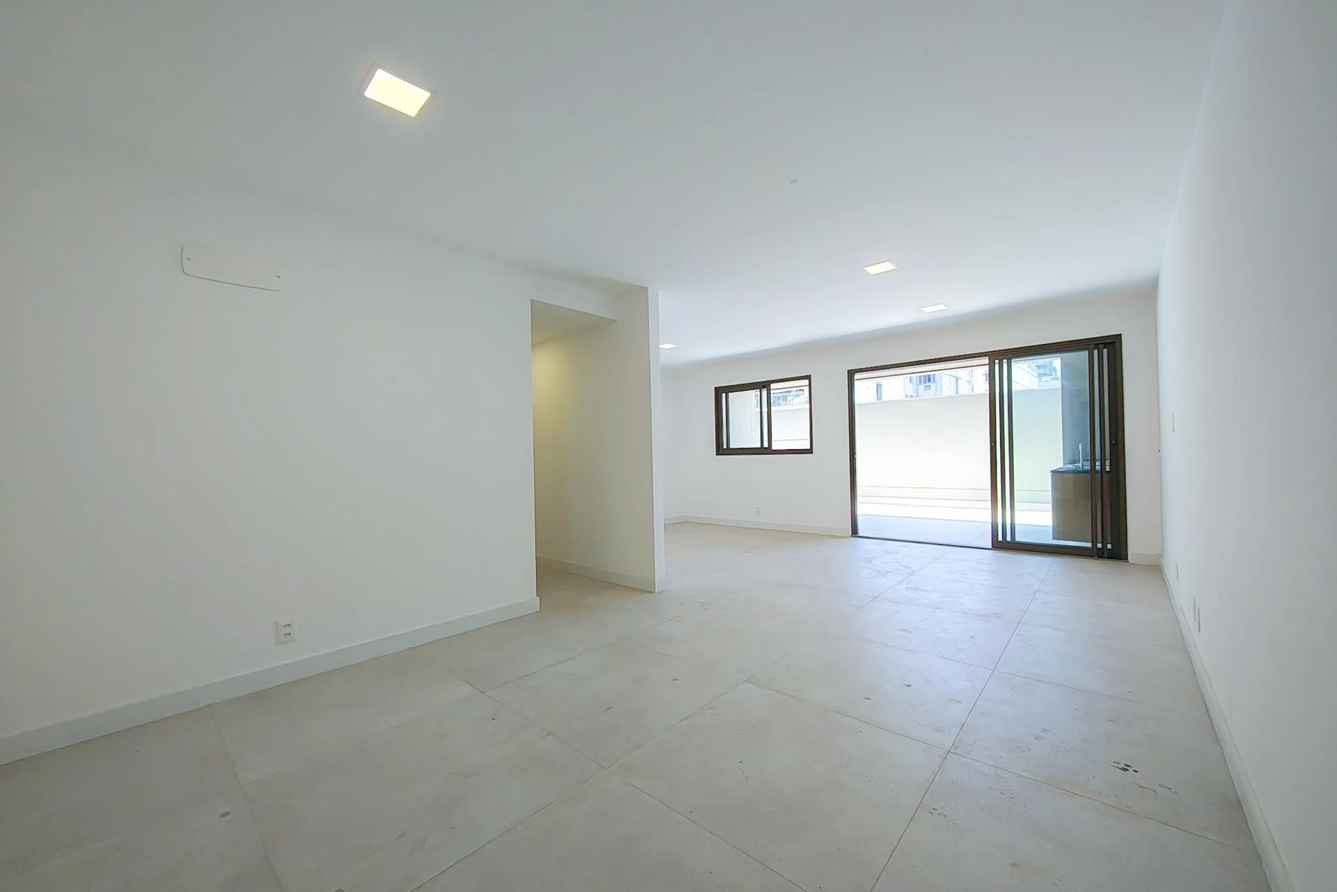 Apartment, 143 m², with a grill on the balcony — photo 6
