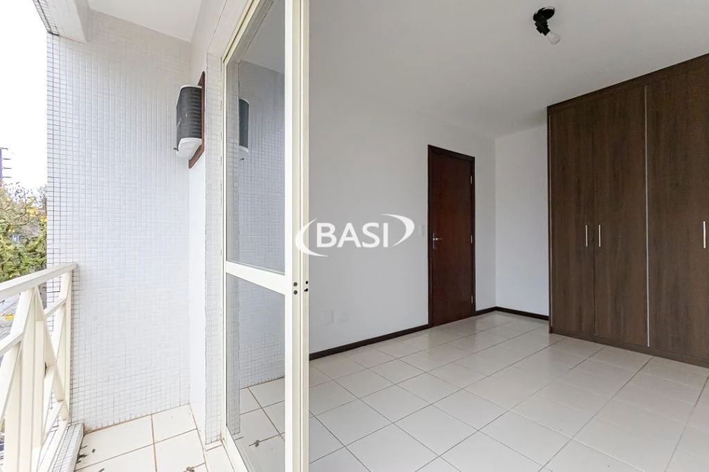 1-bedroom apartment with an American-style kitchen and 57 m² — photo 9