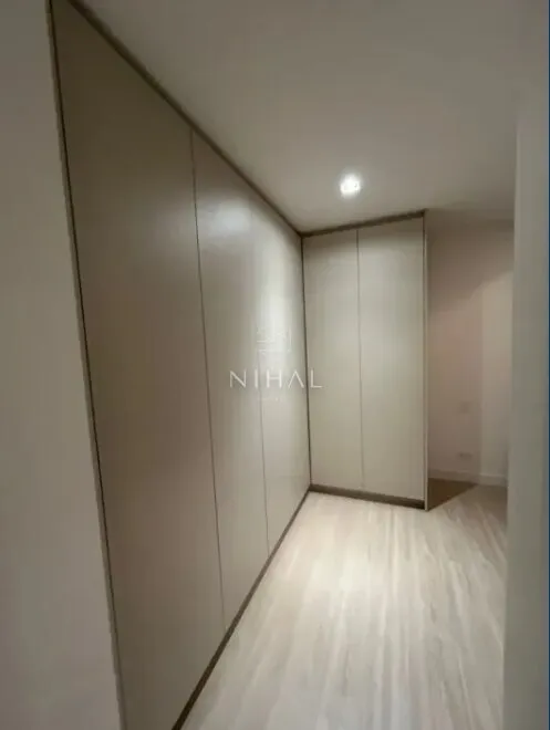 Unfurnished apartment with integrated kitchen and parking — photo 9