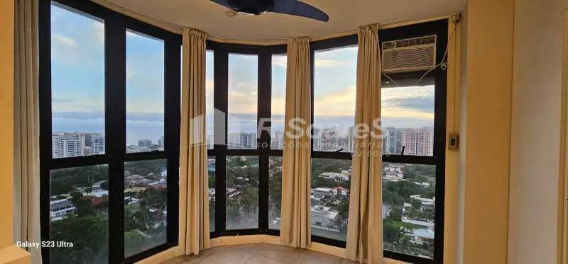 217 m² duplex with 3 en-suite bedrooms and 2 parking spots — photo 6