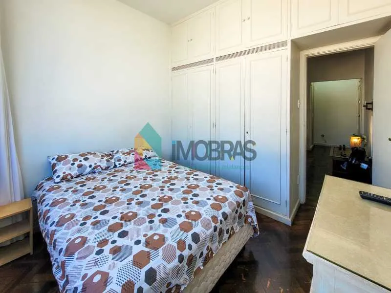Furnished 1-bedroom apartment with city view — photo 4