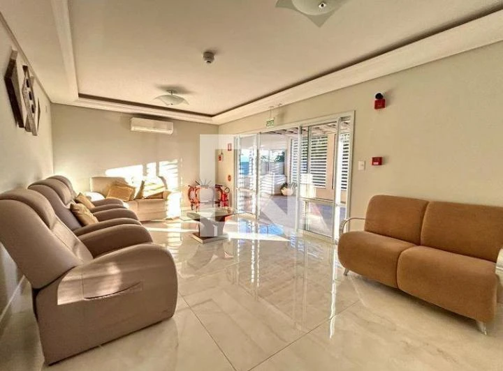 House with 7 bedrooms and 500 m², 1 en-suite and 6 baths — photo 8