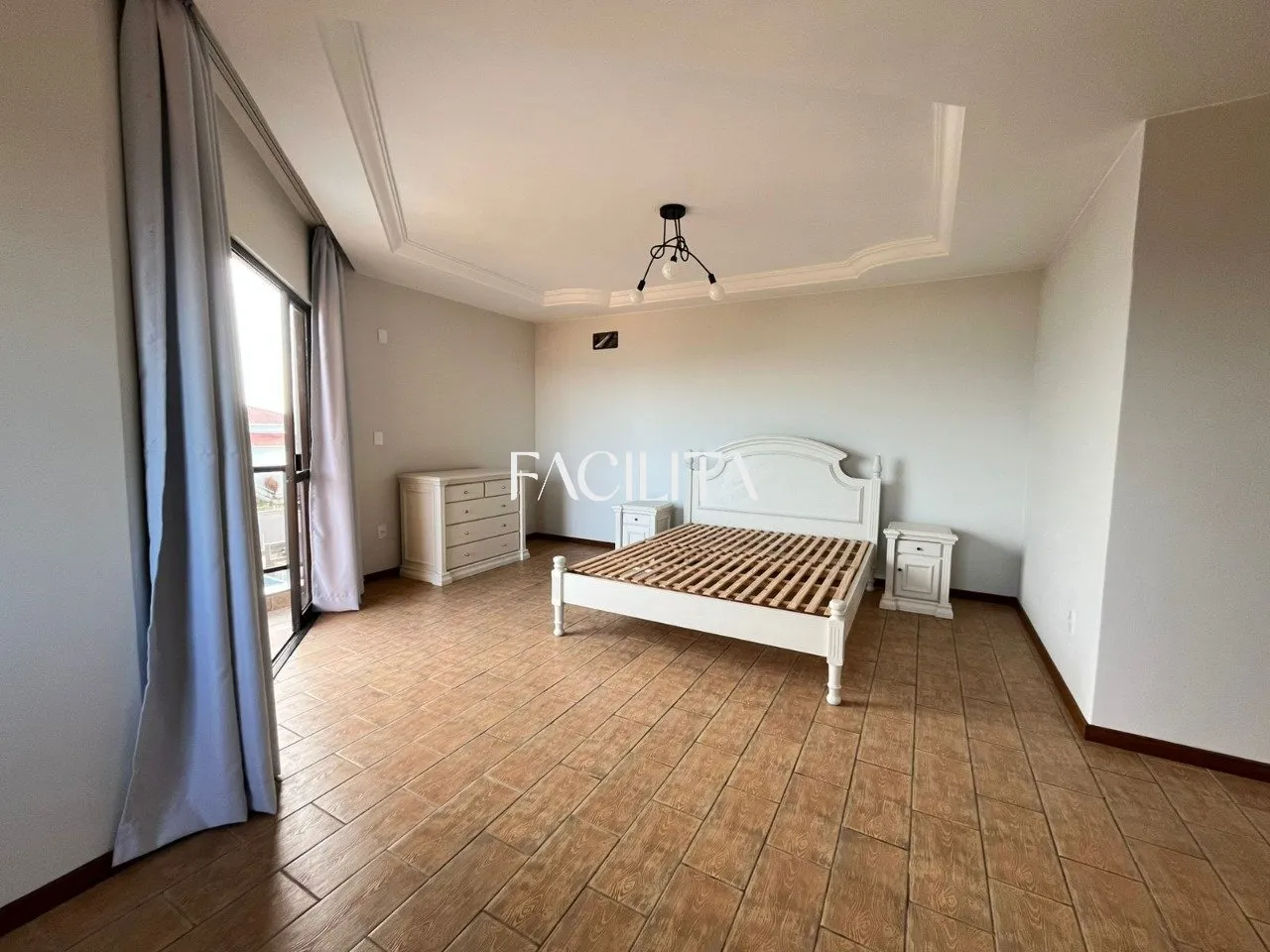 Furnished 456 m² house with 3 en-suite bedrooms and pool — photo 100